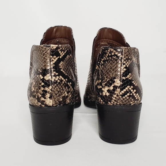 Fergalicious by Fergie Women's Wilder Ankle Boot - Picture 5 of 11